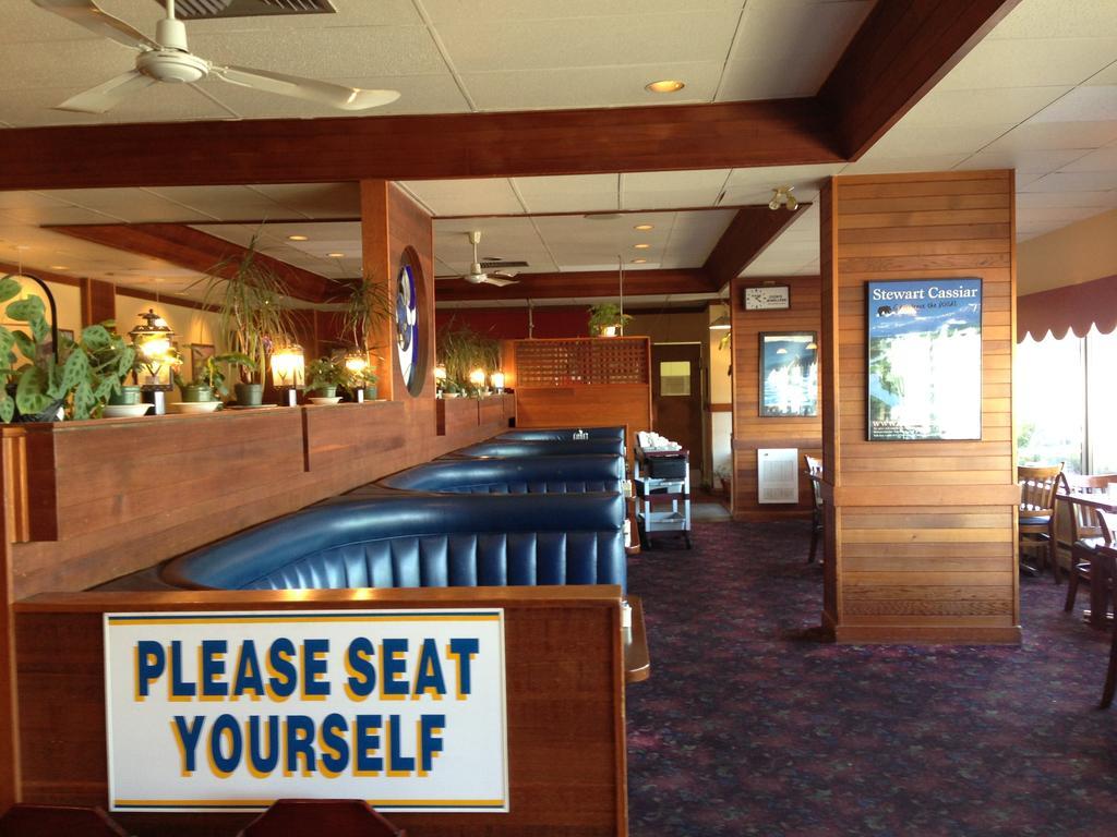 Moby Dick Inn Prince Rupert Εξωτερικό φωτογραφία